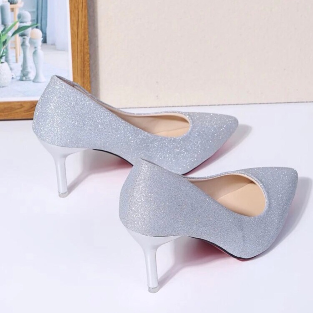 Size 10, 2.5 inch heels, only worn during dress fittings